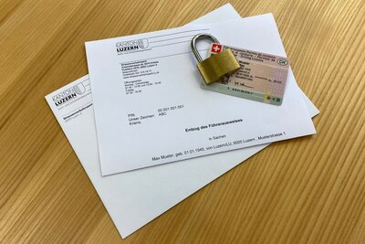 Führerausweis auf der Verfügung über den Entzug des Führausweises