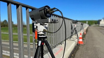 Der Abstandsblitzer wird an diversen Messstandorten eingesetzt. Bild: Kantonspolizei St. Gallen