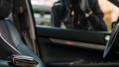 «Fälleler» suchen in den Quartieren nach unverschlossenen und leicht zugänglichen Fahrzeugen. Bild: Zvg.