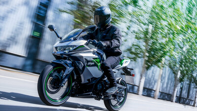 Start in die Töff-Saison, aber E-Modelle bleiben auf der Strecke.