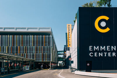 Einfahrt zum Parkhaus des Emmen Center