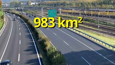 Autobahn und Strasse