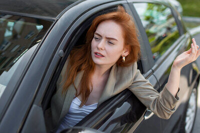 Wartest du geduldig in der Schlange oder drängelst du dich vor? Bild: freepik