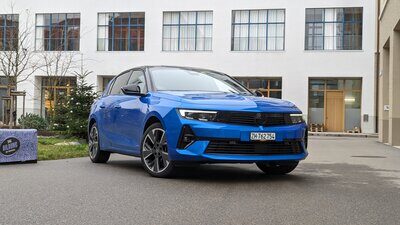 Opel Astra Electric von vorne