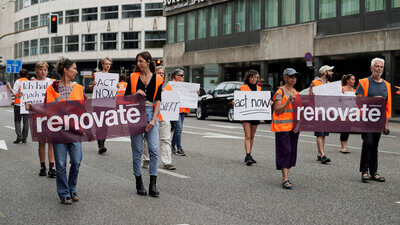 Die Klimaaktivisten von Renovate Switzerland marschieren ab Mitte September mit 1 km/h durch die Schweizer Städte.