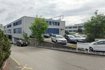 In diesem Gebäude kam es am Montagmorgen zum Überfall. Bild: Google Street View