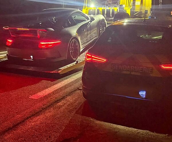 Der Porsche des Mannes wurde beschlagnahmt. Bild: Gendarmerie de la Haute-Savoie