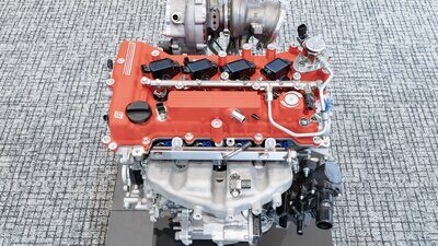 Hochmoderner 2.0-Liter 4-Zylinder-Reihenmotor von Toyota Motor Corporation. Mehr Leistung, weniger Verbrauch. Bild: Toyota Media Global