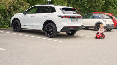 Autos auf einem Parkplatz