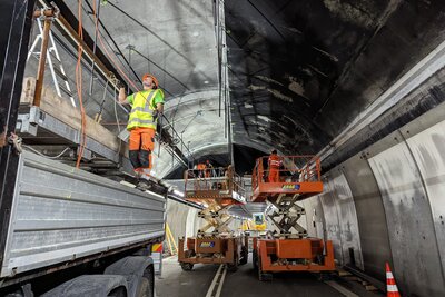 Seit Sonntagabend arbeiten Fachleute an der Wiedereröffnung.