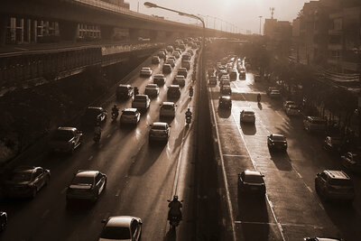 Sorgen für viel CO2: Autos in der Schweiz. Bild: Freepik