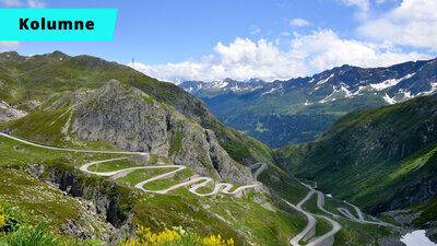 Teaser Bild mit einer Passstrasse
