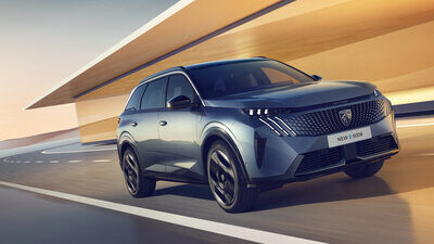 Neuer Peugeot E-5008 von vorne