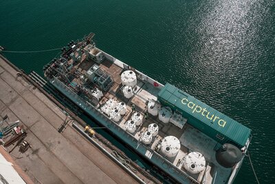 Ein Schiff mit Einrichtungen von Captura