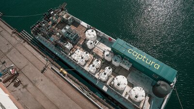 Ein Schiff mit Einrichtungen von Captura