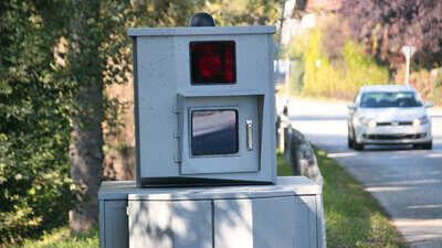 Raser, Geschwindigkeitsmessung, Blitzkasten