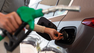 Mit einer ökologischen Fahrweise kann man den Benzinverbrauch steuern.