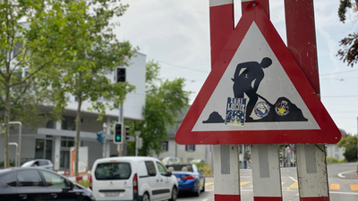 Immer Sommer wird auf der Autobahn und in den Städten viel gebaut. Viele Autofahrende haben das Gefühl, deutlich mehr, als auch schon. Stimmt das? Bild: Linus V. Barta