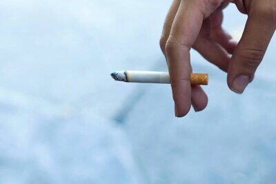 Im Mietauto rauchen ist schon länger verboten, jetzt kanns aber auch richtig teuer werden. Bild: freepik