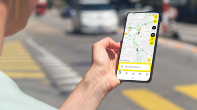Mensch nutzt die TCS-App