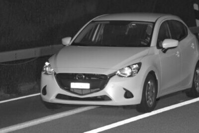 Das Foto einer Radarüberwachung. Wenn ein solches geschossen wird, dann kann es für die Autofahrenden schnell teuer werden. Bild: zvg