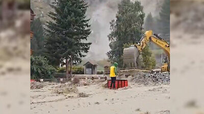 Überschwemmungen im Saastal. Bild: Twitter/Saastal Magnifique Saas-Fee - Wallis