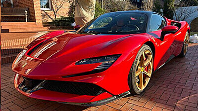 Dieser Ferrari wurde gestern auf der A 33 bei Bielefeld komplett zerlegt. Der Wagen war in einem Inserat für rund 440'000 Franken zum Kauf angeboten worden. Bild: Lummer Automobile