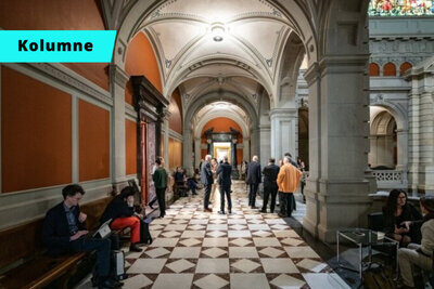 Teaser Bild Kolumne mit Bundehaus Innenansicht