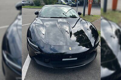 Dieser schwarze Ferrari war in der Schweiz registriert und hätte am Zoll in Konstanz verzollt werden müssen. Bild: Hauptzollamt Singen