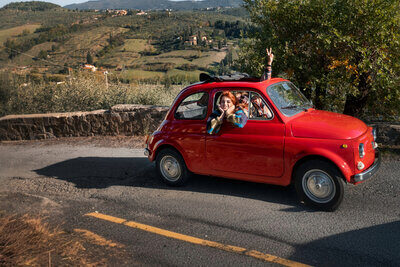 Wer nach Italien fährt, darf dort keine Verwandten oder Freunde als Steuer lassen. Bild: freepik