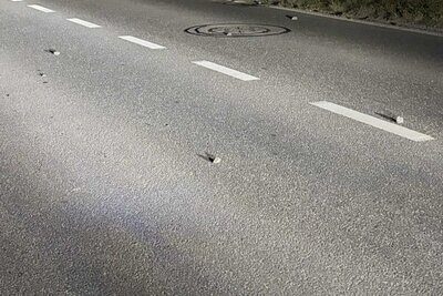 Steine auf einer Strasse