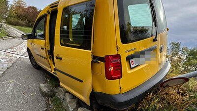 Unfallfahrzeug, das sich in Teufen AR selbständig gemacht hat