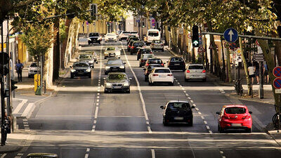 In der Mehrheit der Länder weltweit wird rechts gefahren. Bild: pixabay