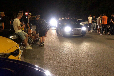 Autoposer, die ihre Motoren aufheulen lassen, lösen bei den Mitmenschen unterschiedliche Emotionen aus. Bild: STREETLIFE / Salvatore Iuliano