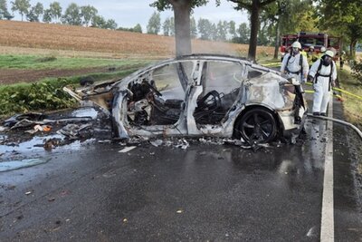 Das New Yorker Automagazin Road & Track berichtete am 8. Januar 2026 über mindestens 15 Todesfälle mit Teslas, weil nach Unfällen die elektrischen Türgriffe nicht mehr funktionierten. Bild: Daniel Schulz FPÖ Feuerwehr Südheide