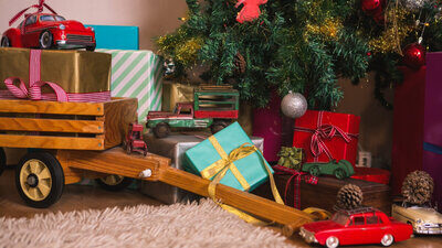 Wer für Autofans noch ein Weihnachtsgeschenk auf den letzten Drücker sucht, sollte sich unbedingt die STREETLIFE-Auswahl ganz genau anschauen. Bild: awesomecontent, freepik