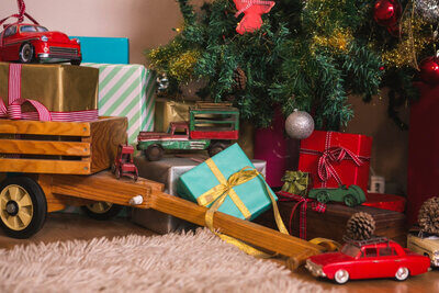 Wer für Autofans noch ein Weihnachtsgeschenk auf den letzten Drücker sucht, sollte sich unbedingt die STREETLIFE-Auswahl ganz genau anschauen. Bild: awesomecontent, freepik