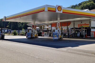 Tankstelle mit Shop