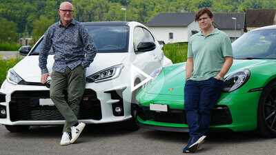 Teaser Bild Porsche 911 Carerra T und Toyota GR Yaris mit Martin Bartholdi und Pentti Aellig vor den Autos