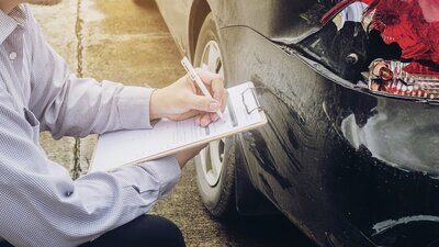 Die Vollkasko-Versicherung für E-Autos ist oft günstiger. Bild: Freepik